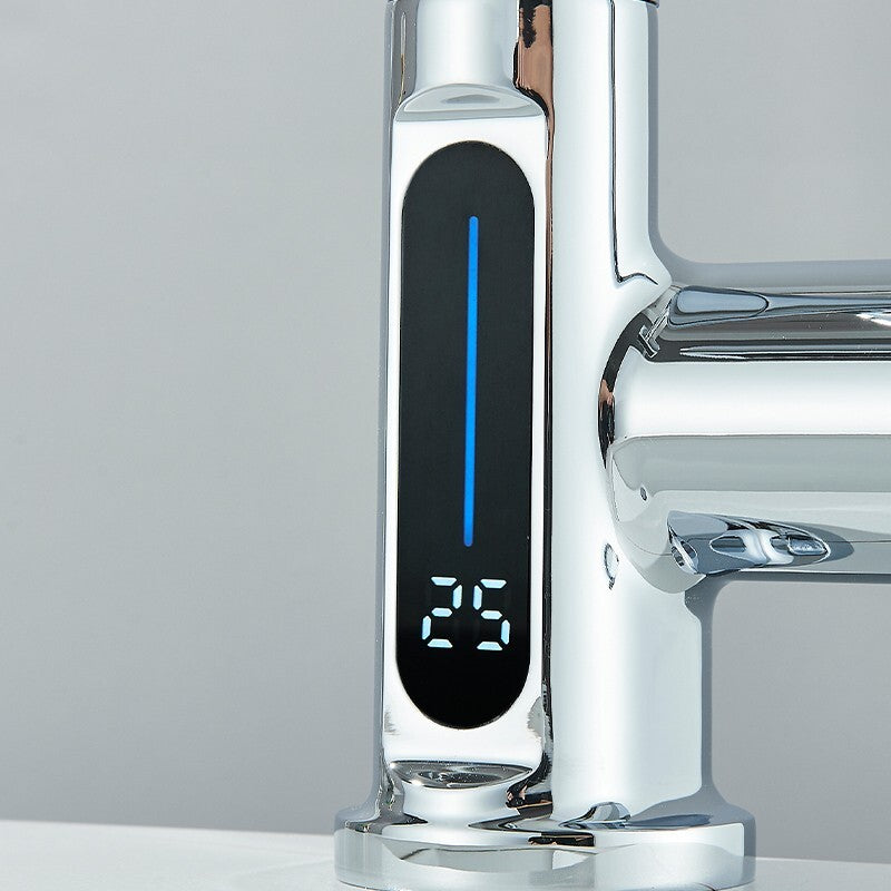 SmartLED™ - Moderne ausziehbare Badarmatur mit Wasserfall