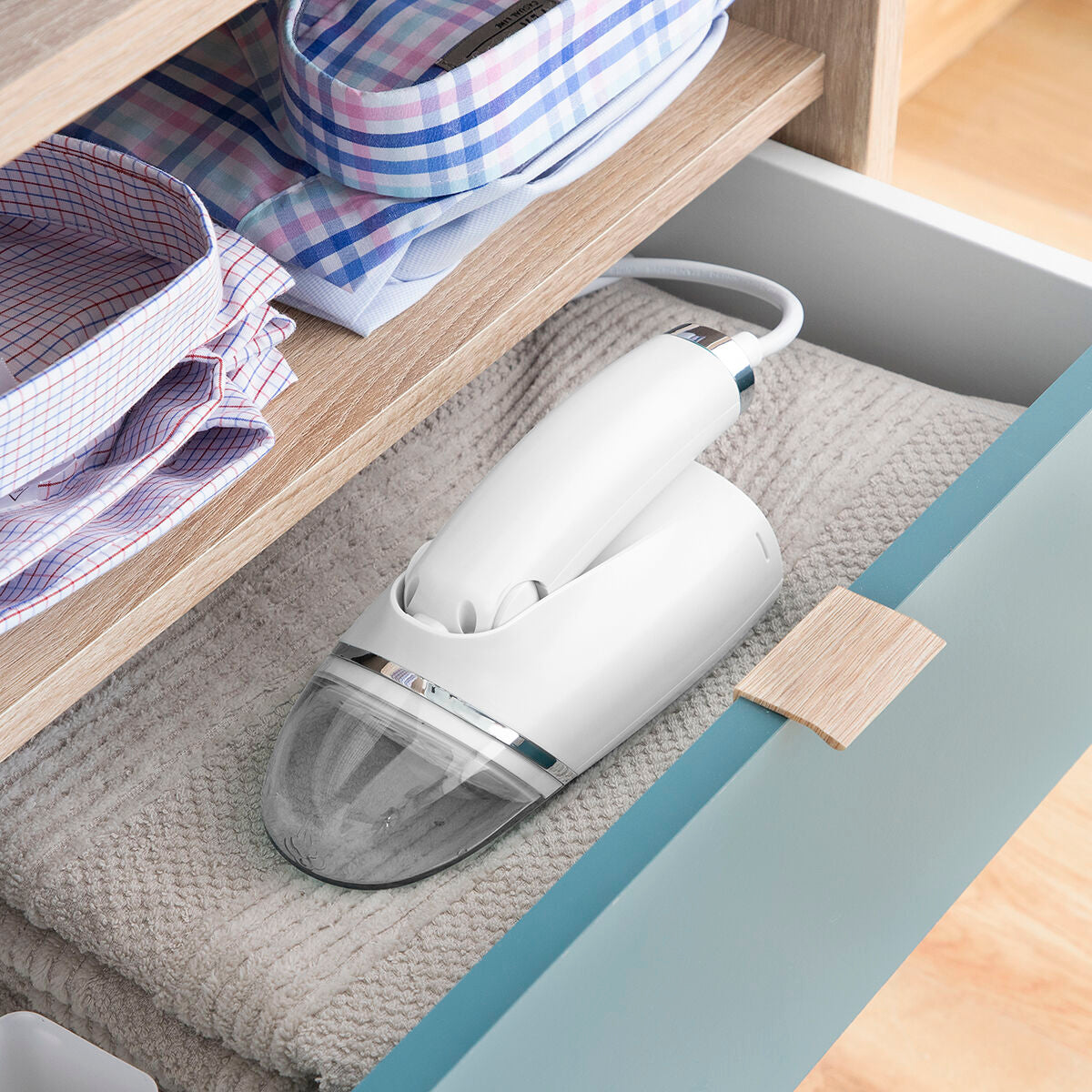 SteamMate™ – Compact Foldable Garment Steamer