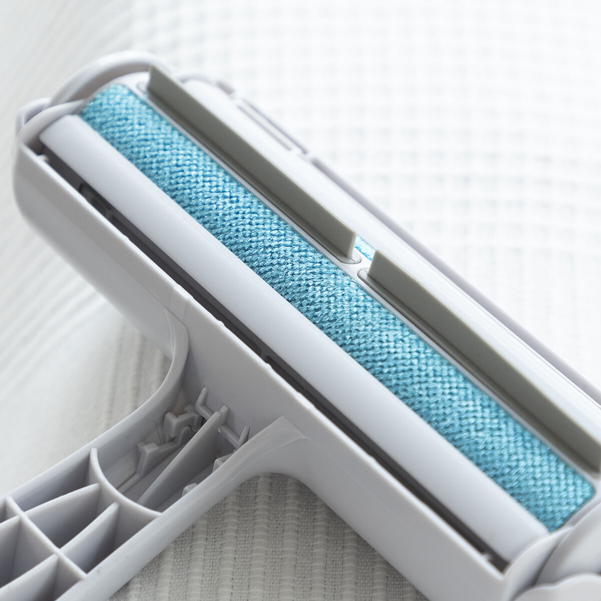 FurSweep™ – Reusable Pet Hair Remover Roller