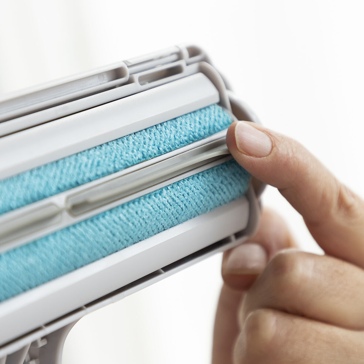 FurSweep™ – Reusable Pet Hair Remover Roller